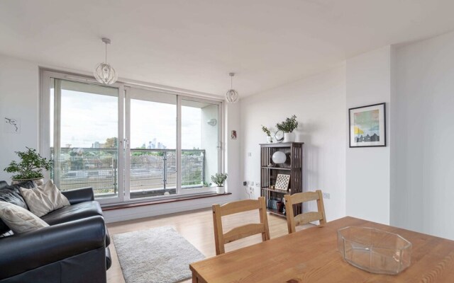 Wonderful 1BR Flat With Balcony - Hackney Downs