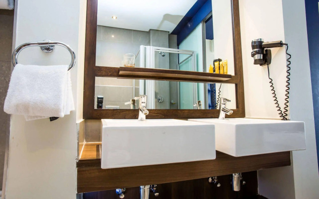 Genesis All-Suite Hotel