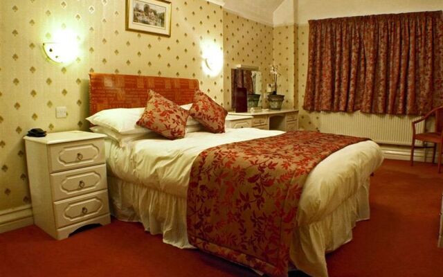 Elva Lodge