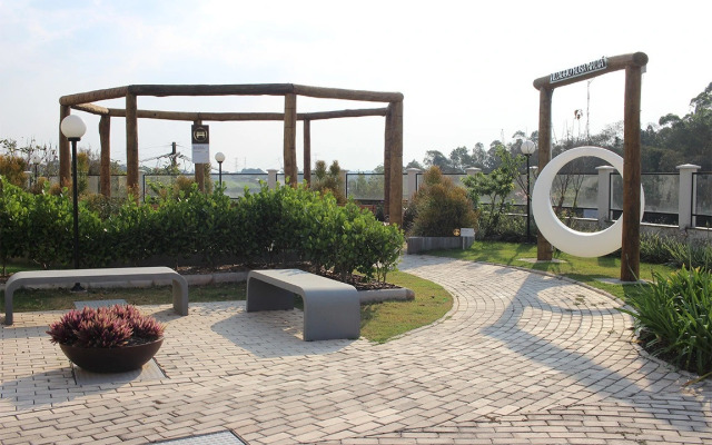 Bristol Villaggio Rosa Arujá