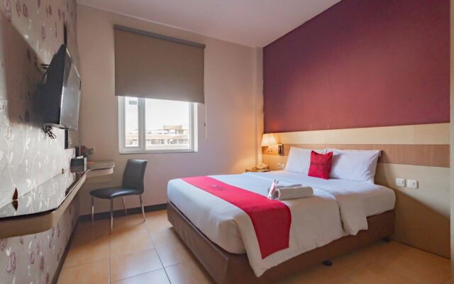 RedDoorz Plus near Bandung Station 2