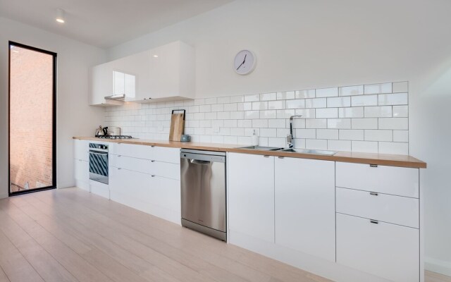 White Room Apartments
