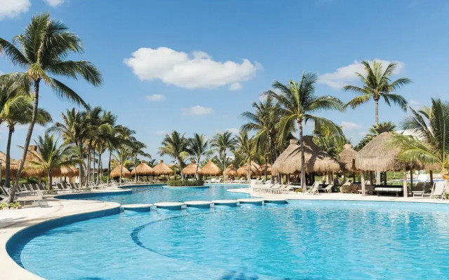 Enter Caribbean Grand Resort