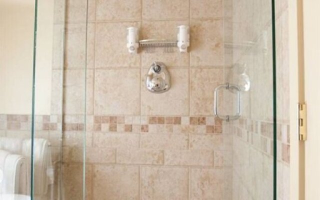 Mill Creek Manor B & B