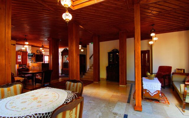 White Garden Hotel