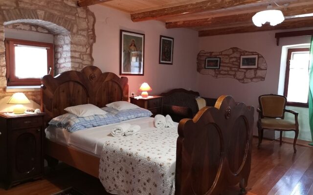 Appartment House Peresiji