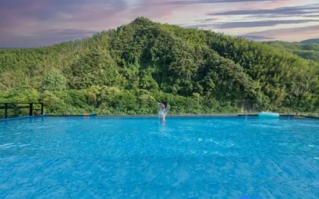 Bonfire Villa · Creekside · Starry Sky Pool Family Vacation Homestay (Moon Bay Scenic Area)