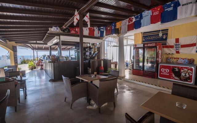 Ananias Hotel