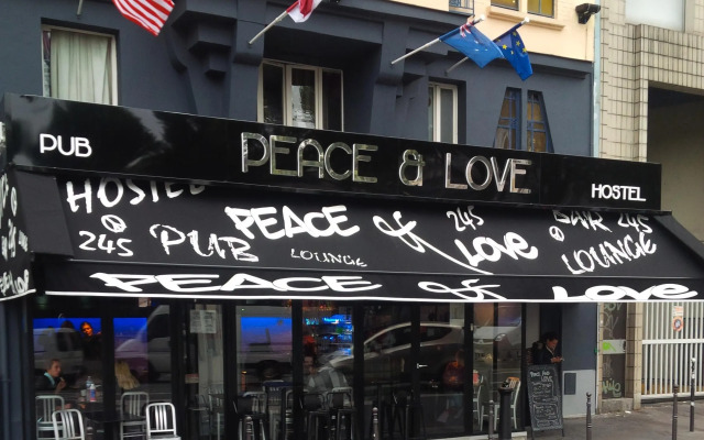Peace & Love - Hostel