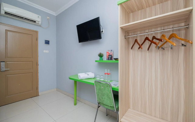 RedDoorz Plus @ Cideng Barat