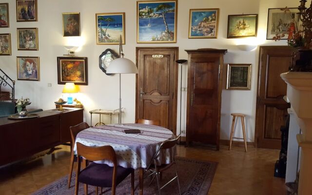 Dolphin's B&B