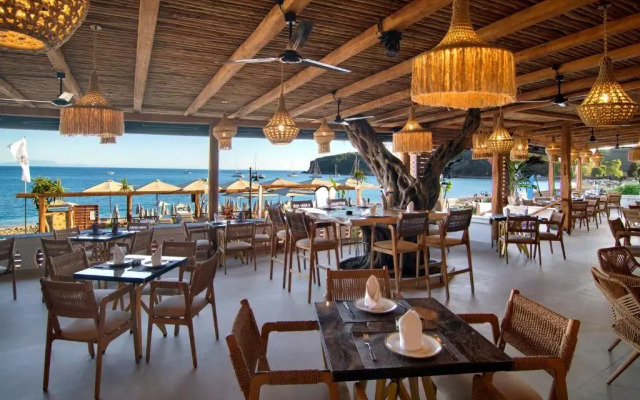 Valtos Beach Hotel
