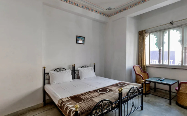 Hotel Ishwar Palace
