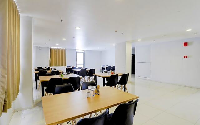 OYO SilverKey 80945 Ace Hotel