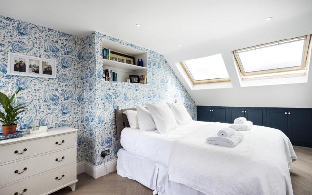 Spectacular Shepherds Bush Home Close to Westfield