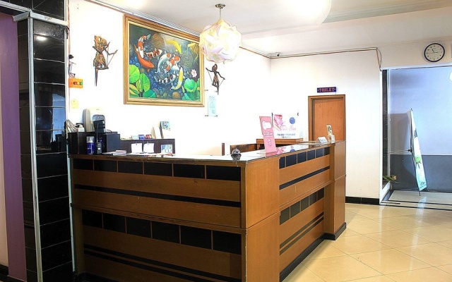 ZEN Rooms Akbar Kebon Kawung – Lobby – Bandung