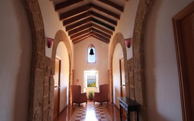 Petit Hotel Hostatgeria La Victoria