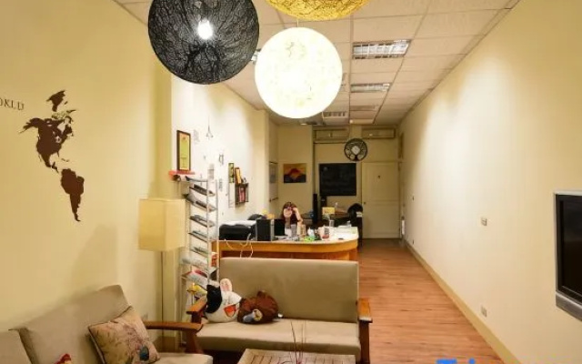 Artzone Hostel