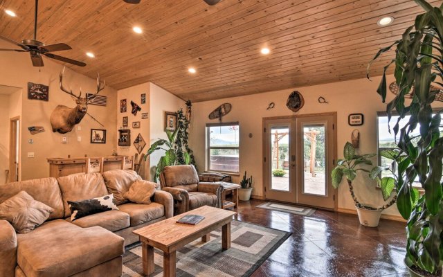 Stunning Home w/ Fire Pit, 11 Mi to Mt Yale!