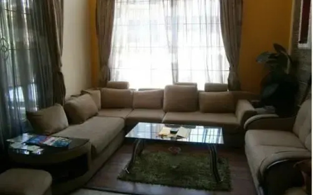 Du Nepal Inn & Lounge