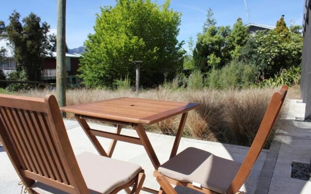 3 Thomas Hanmer Drive