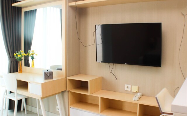 Cozy And Warm Studio At Grand Kamala Lagoon Apartment