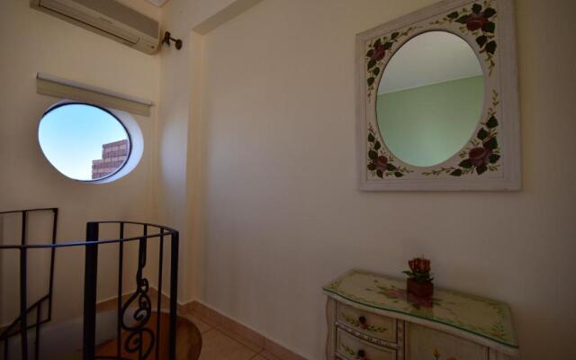 Anais Apartments