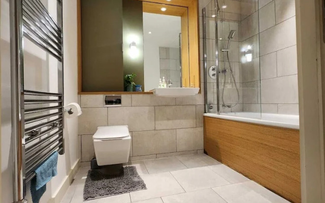 Kaf Luxury 1 Apartment in Canning Town London