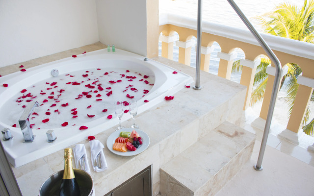 All Ritmo Cancun Resort & Water Park - All Inclusive