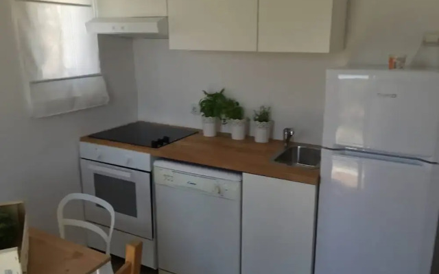 Charming Apartment in Lukovo Šugarje With Mountain Views