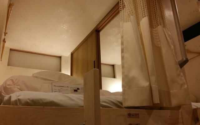 HOSTEL WASABI Osaka Bed with Library
