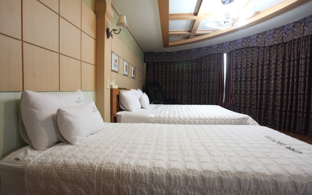 CNN Hotel