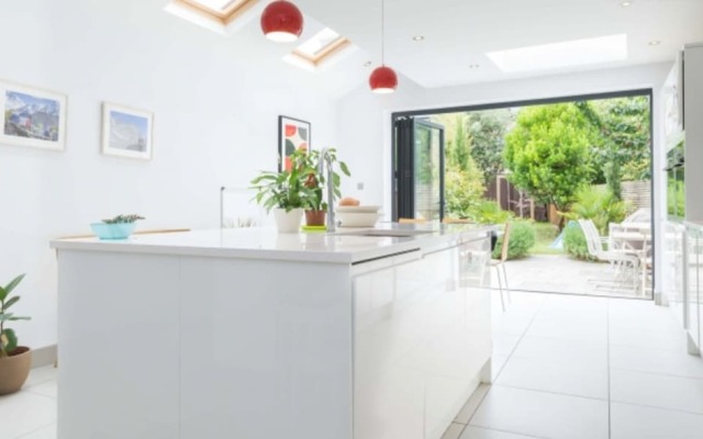Veeve - 4 bed house, Winston Road, Stoke Newington