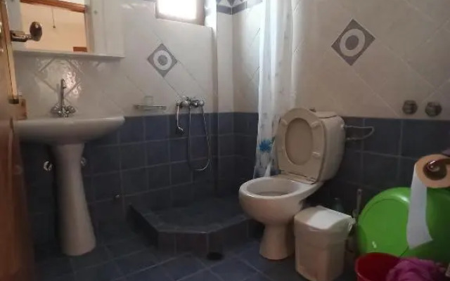 Happy Days Apartment