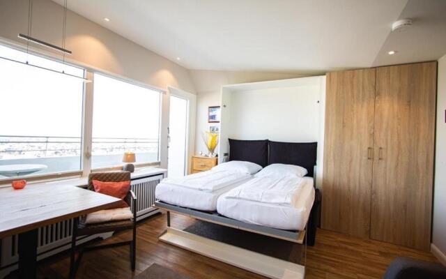 Metro-335-mit-Traumblick-ueber-die-Insel