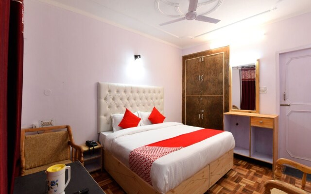 OYO 13836 Hotel Manu Vatika