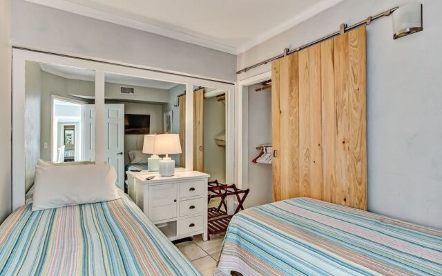 Oceanfront on the Beach - Pool