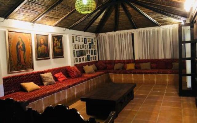 Entre Los Arboles Hotel