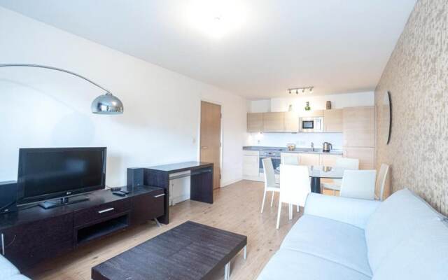 Excellent 2-bed Apartment in Colindale, London