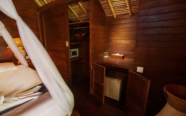 TS Hut Lembongan