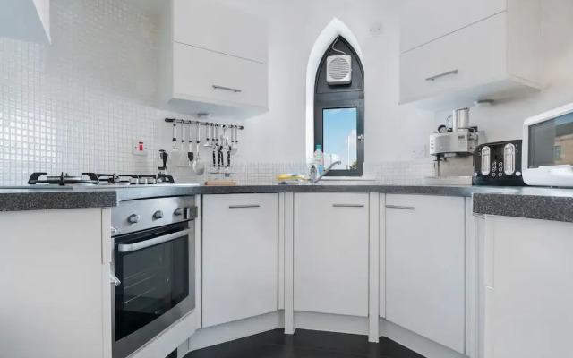 Citadel Apartment near Britannia