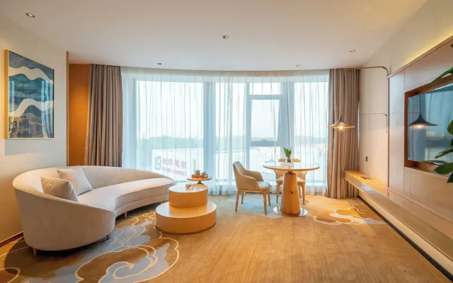 Serene Yuhua Hotel