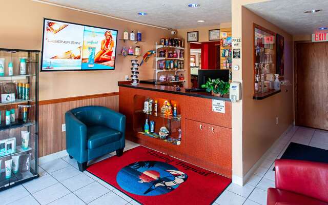 Econo Lodge on the Bay