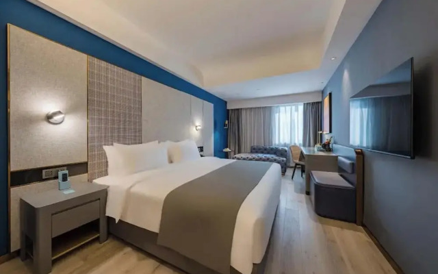 Shanghai Lujiazui Area BaBaiBan LANOU Hotel