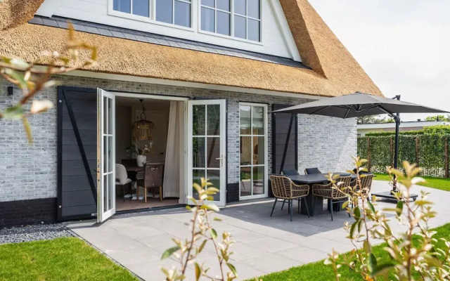 New Thatched Villa Near the Beach