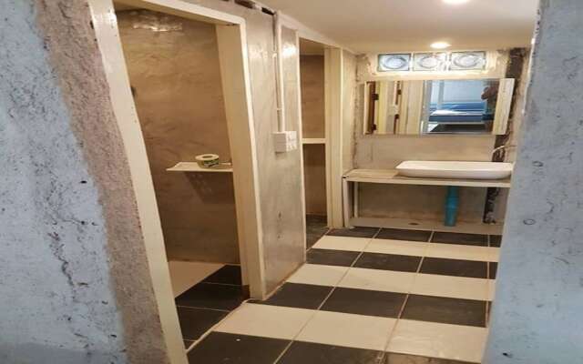 Shut Eye Party Hostel - Adults Only