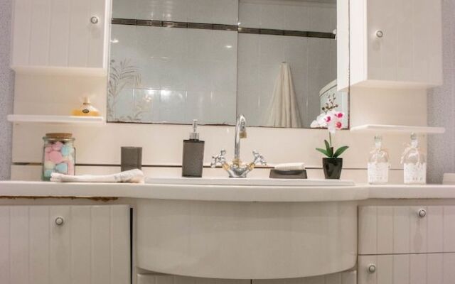 Alexandra Villa Stalos