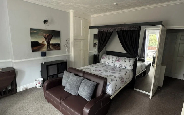The Victorian Lodge