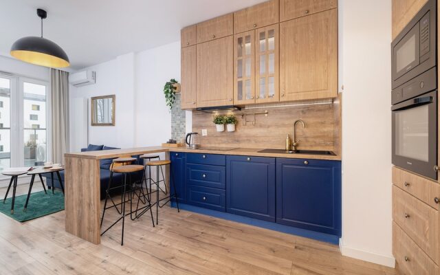 Apartment With Large Balcony by Renters