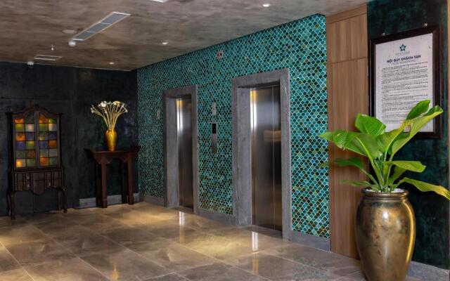 White Lotus Hue Hotel